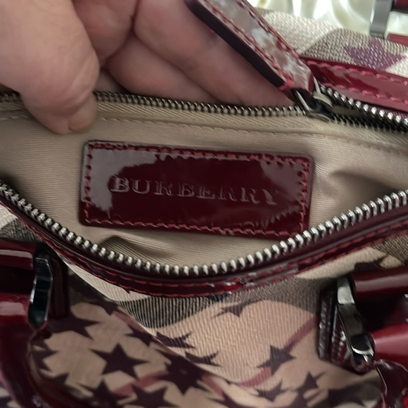 Authentic Burberry two ways bag - Picture 13 of 17